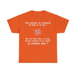 t-shirt orange unisexe avec boussole le nord, suivant comment on est