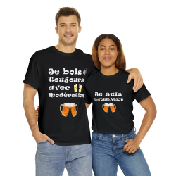 Couple avec T-shirt noir je bois toujours avec modération et je suis modération