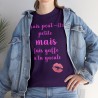 femme avec Tshirt femme violet je suis peut être petite