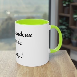 Mug vert clair en situation Encore un cadeau de merde. Ce mug !
