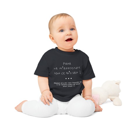 Bébé avec T-shirt noir papa va m'apprendre tout ce qu'il sait ...