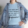 femme avec t-shirt bleu ciel c'est pas moi qui suis...