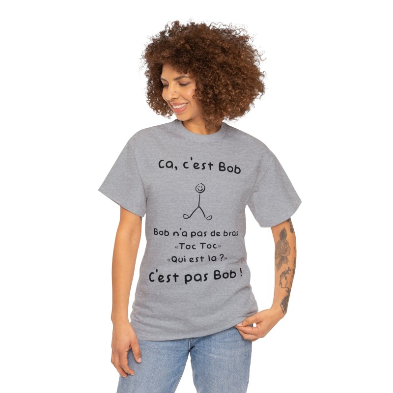 femme avec T-shirt gris Bob