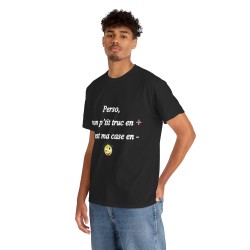 homme avec T-shirt noir perso, mon p'tit truc en +
