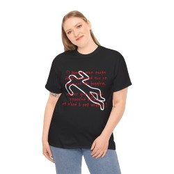 femme avec T-shirt noir si jamais mon corps