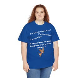 femme avec T-shirt bleu royal t'as l'air malade