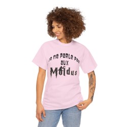 femme avec T-shirt rose je ne parles pas aux moldus