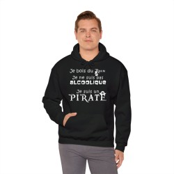 homme avec Hoodie je bois du rhum pirate noir
