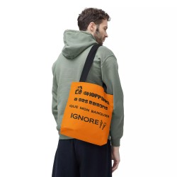 homme avec Tote Bag - Mon Vuitton est en réparation orange