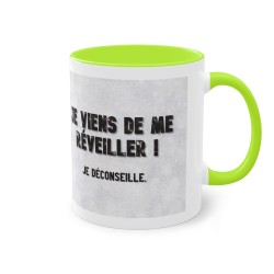 Mug fond vert clair je viens de me réveiller